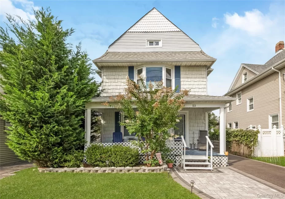53 Thorne Street, Brookhaven, NY, 4 Bedrooms Bedrooms, 7 Rooms Rooms,1 BathroomBathrooms,Residential,For Rent,Thorne,0,1052163 53 Thorne Street, Brookhaven, NY, 4 Bedrooms Bedrooms, 7 Rooms Rooms,1 BathroomBathrooms,Residential,For Rent,Thorne,0,1052163