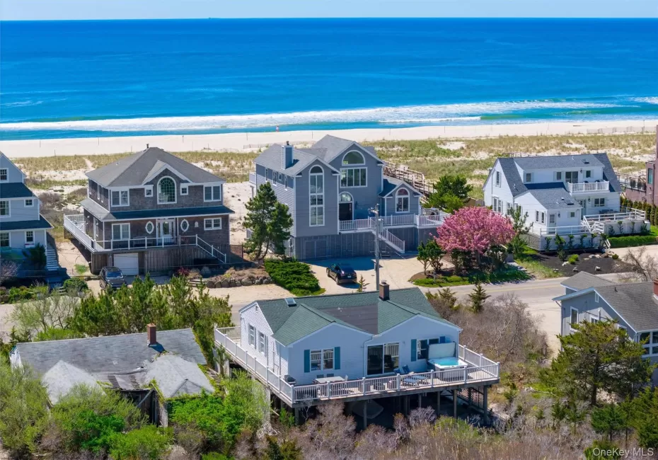 898 Dune Road, Southampton, NY, 3 Bedrooms Bedrooms, 7 Rooms Rooms,1 BathroomBathrooms,Residential,For Rent,Dune,0,1051625 898 Dune Road, Southampton, NY, 3 Bedrooms Bedrooms, 7 Rooms Rooms,1 BathroomBathrooms,Residential,For Rent,Dune,0,1051625