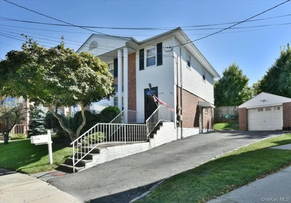 57-46 262nd Street, New York, NY, 3 Bedrooms Bedrooms, 7 Rooms Rooms,3 BathroomsBathrooms,Residential,For Rent,262nd,0,1049547 57-46 262nd Street, New York, NY, 3 Bedrooms Bedrooms, 7 Rooms Rooms,3 BathroomsBathrooms,Residential,For Rent,262nd,0,1049547