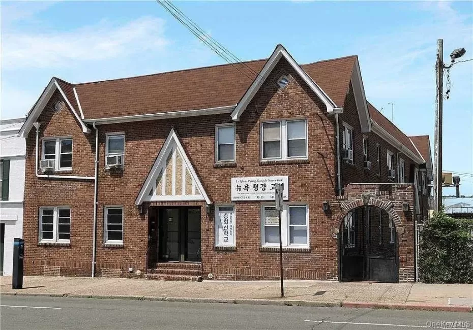 45-11 Little Neck Parkway, New York, NY, 2 Bedrooms Bedrooms, 5 Rooms Rooms,1 BathroomBathrooms,Residential Lease,For Rent,Little Neck,0,1053582 45-11 Little Neck Parkway, New York, NY, 2 Bedrooms Bedrooms, 5 Rooms Rooms,1 BathroomBathrooms,Residential Lease,For Rent,Little Neck,0,1053582