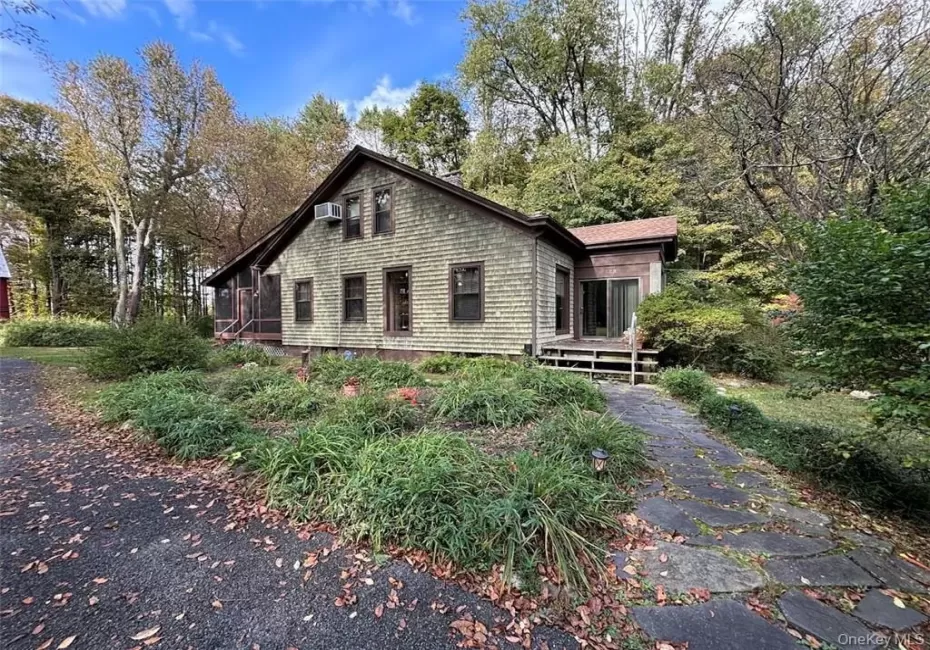 123 Plains Road, New Paltz, NY, 2 Bedrooms Bedrooms, 9 Rooms Rooms,2 BathroomsBathrooms,Residential Lease,For Rent,Plains,0,1050678 123 Plains Road, New Paltz, NY, 2 Bedrooms Bedrooms, 9 Rooms Rooms,2 BathroomsBathrooms,Residential Lease,For Rent,Plains,0,1050678