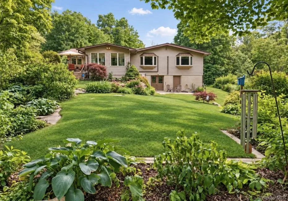 39 Loughran Lane, Esopus, NY, 4 Bedrooms Bedrooms, 8 Rooms Rooms,2 BathroomsBathrooms,Residential,For Rent,Loughran,0,1053477 39 Loughran Lane, Esopus, NY, 4 Bedrooms Bedrooms, 8 Rooms Rooms,2 BathroomsBathrooms,Residential,For Rent,Loughran,0,1053477