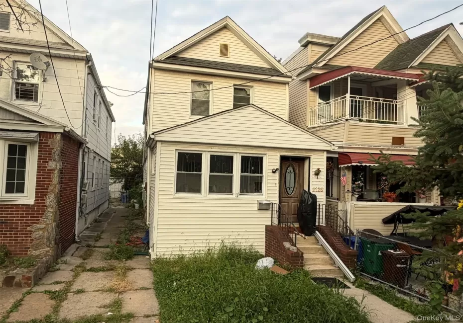 91-35 109th Street, New York, NY, 3 Bedrooms Bedrooms, 6 Rooms Rooms,1 BathroomBathrooms,Residential,For Rent,109th,0,1051868 91-35 109th Street, New York, NY, 3 Bedrooms Bedrooms, 6 Rooms Rooms,1 BathroomBathrooms,Residential,For Rent,109th,0,1051868