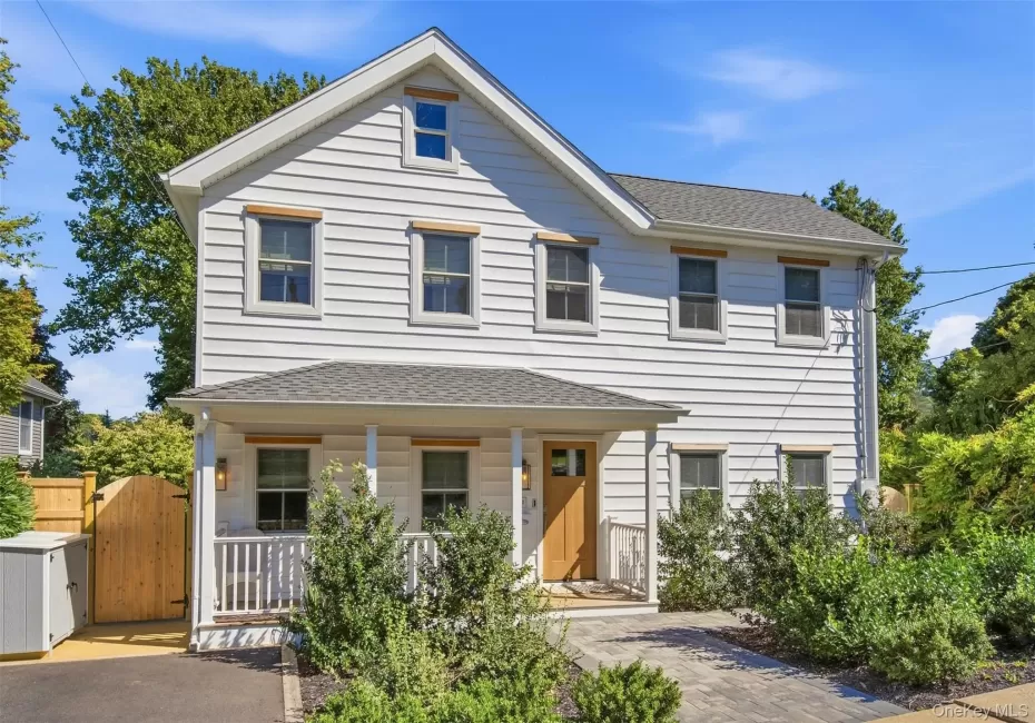 61 Anstice Street, Oyster Bay, NY, 4 Bedrooms Bedrooms, 8 Rooms Rooms,3 BathroomsBathrooms,Residential,For Rent,Anstice,0,1048168 61 Anstice Street, Oyster Bay, NY, 4 Bedrooms Bedrooms, 8 Rooms Rooms,3 BathroomsBathrooms,Residential,For Rent,Anstice,0,1048168