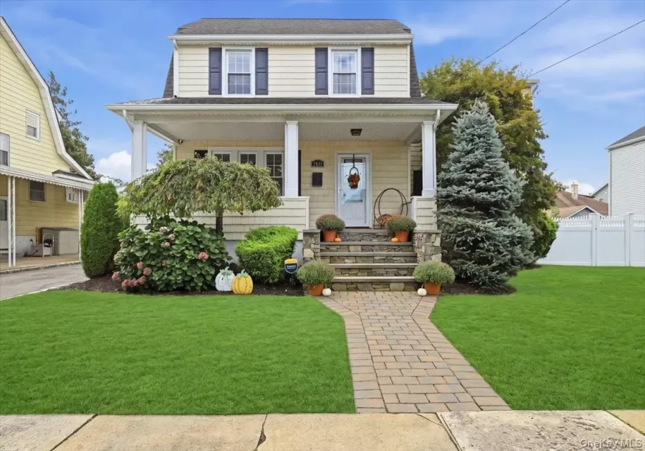 2546 Hicks Street, Hempstead, NY, 4 Bedrooms Bedrooms, 10 Rooms Rooms,2 BathroomsBathrooms,Residential,For Rent,Hicks,0,1051799 2546 Hicks Street, Hempstead, NY, 4 Bedrooms Bedrooms, 10 Rooms Rooms,2 BathroomsBathrooms,Residential,For Rent,Hicks,0,1051799