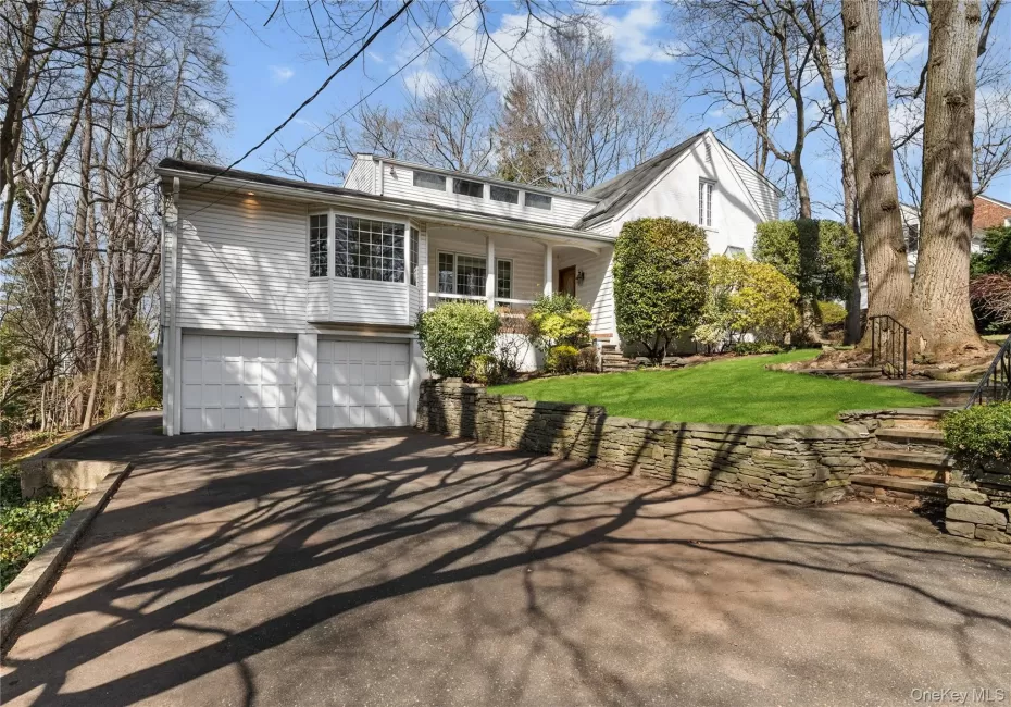 2 Hickory Hill, North Hempstead, NY, 3 Bedrooms Bedrooms, 12 Rooms Rooms,3 BathroomsBathrooms,Residential,For Rent,Hickory,0,989479 2 Hickory Hill, North Hempstead, NY, 3 Bedrooms Bedrooms, 12 Rooms Rooms,3 BathroomsBathrooms,Residential,For Rent,Hickory,0,989479