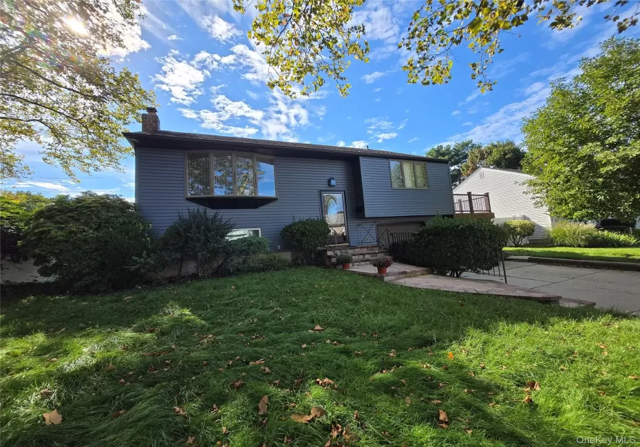 25 Ripley Drive, Huntington, NY, 3 Bedrooms Bedrooms, 7 Rooms Rooms,2 BathroomsBathrooms,Residential Lease,For Rent,Ripley,0,1053498 25 Ripley Drive, Huntington, NY, 3 Bedrooms Bedrooms, 7 Rooms Rooms,2 BathroomsBathrooms,Residential Lease,For Rent,Ripley,0,1053498