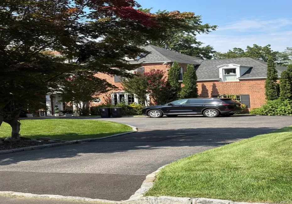 14 Birchwood Lane, North Hempstead, NY, 4 Bedrooms Bedrooms, 9 Rooms Rooms,3 BathroomsBathrooms,Residential Lease,For Rent,Birchwood,0,1050997 14 Birchwood Lane, North Hempstead, NY, 4 Bedrooms Bedrooms, 9 Rooms Rooms,3 BathroomsBathrooms,Residential Lease,For Rent,Birchwood,0,1050997