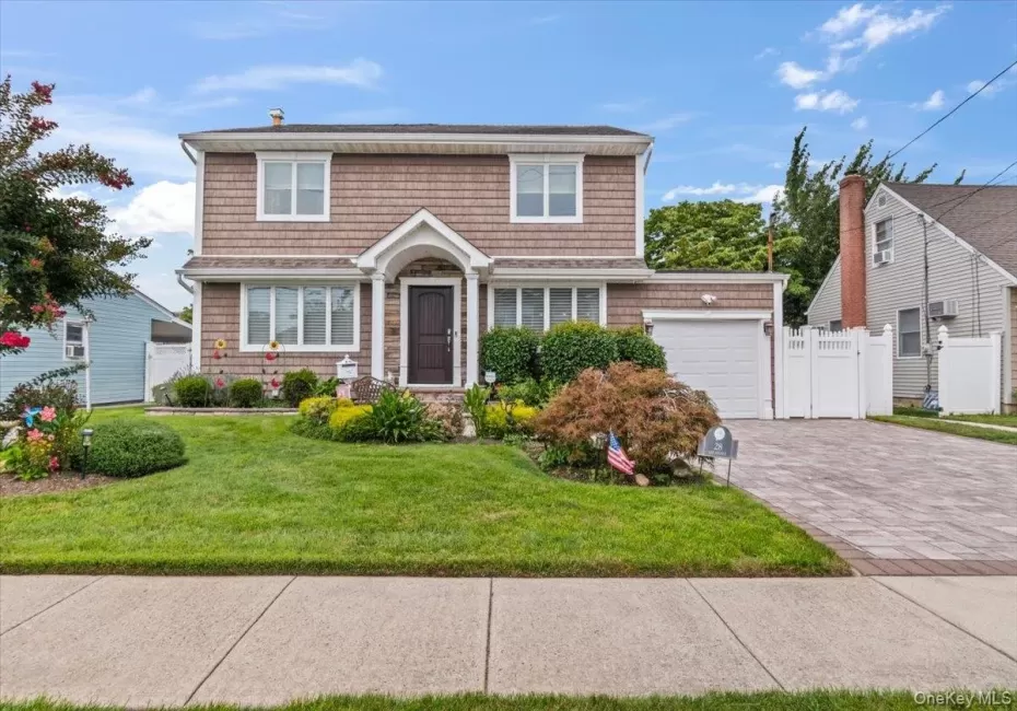 28 Lee Avenue, Oyster Bay, NY, 3 Bedrooms Bedrooms, 7 Rooms Rooms,2 BathroomsBathrooms,Residential,For Rent,Lee,0,1053443 28 Lee Avenue, Oyster Bay, NY, 3 Bedrooms Bedrooms, 7 Rooms Rooms,2 BathroomsBathrooms,Residential,For Rent,Lee,0,1053443
