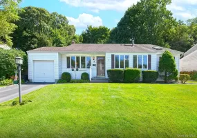 19 Court Drive, Huntington, NY, 3 Bedrooms Bedrooms, 7 Rooms Rooms,1 BathroomBathrooms,Residential,For Rent,Court,0,1053619 19 Court Drive, Huntington, NY, 3 Bedrooms Bedrooms, 7 Rooms Rooms,1 BathroomBathrooms,Residential,For Rent,Court,0,1053619