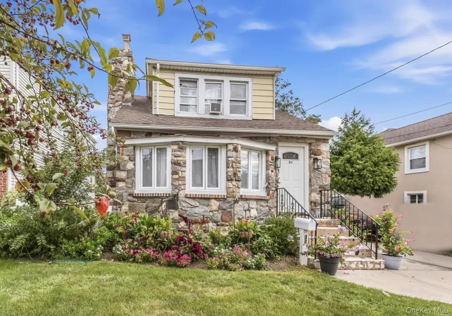 32 Franklin Street, Hempstead, NY, 4 Bedrooms Bedrooms, 9 Rooms Rooms,2 BathroomsBathrooms,Residential,For Rent,Franklin,0,1053636 32 Franklin Street, Hempstead, NY, 4 Bedrooms Bedrooms, 9 Rooms Rooms,2 BathroomsBathrooms,Residential,For Rent,Franklin,0,1053636