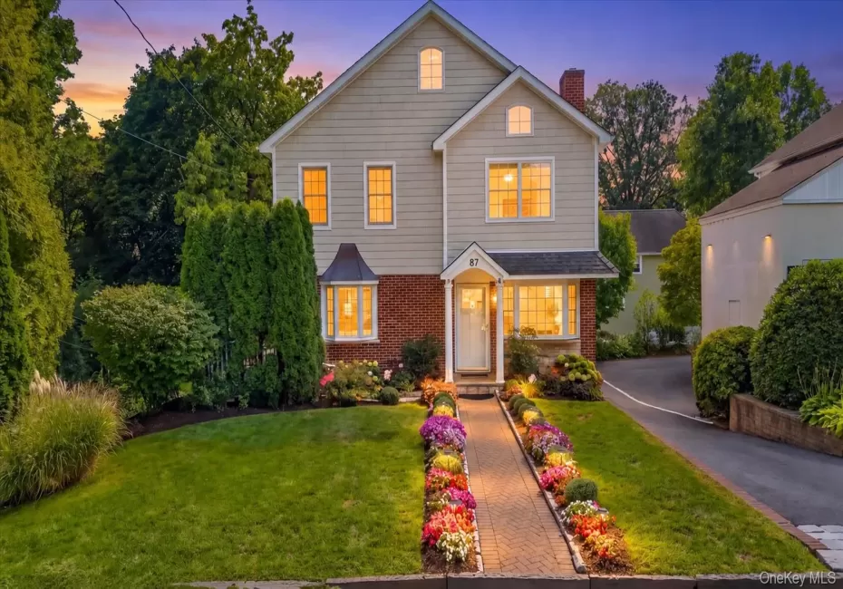 Welcome to 87 Bolton Avenue! Welcome to 87 Bolton Avenue!