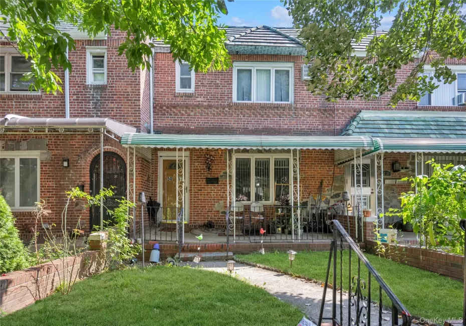 5037 64th Street, New York, NY, 3 Bedrooms Bedrooms, 7 Rooms Rooms,1 BathroomBathrooms,Residential,For Rent,64th,0,1052701 5037 64th Street, New York, NY, 3 Bedrooms Bedrooms, 7 Rooms Rooms,1 BathroomBathrooms,Residential,For Rent,64th,0,1052701