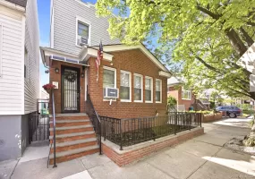 88-38 78th Avenue, New York, NY, 4 Bedrooms Bedrooms, 8 Rooms Rooms,3 BathroomsBathrooms,Residential,For Rent,78th,0,1054003 88-38 78th Avenue, New York, NY, 4 Bedrooms Bedrooms, 8 Rooms Rooms,3 BathroomsBathrooms,Residential,For Rent,78th,0,1054003