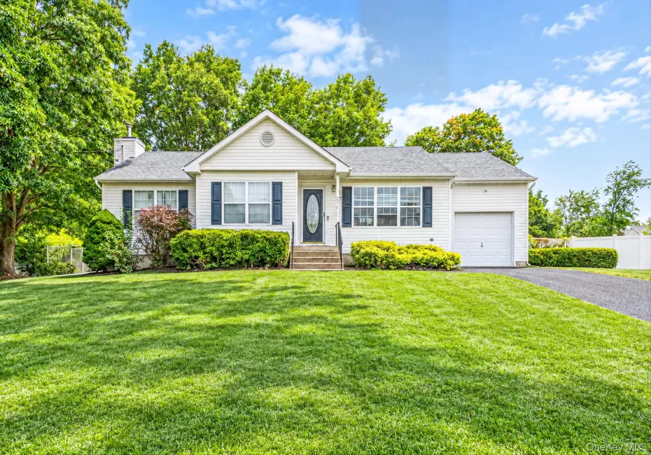 23 School Street, Brookhaven, NY, 3 Bedrooms Bedrooms, 6 Rooms Rooms,3 BathroomsBathrooms,Residential,For Rent,School,0,1053875 23 School Street, Brookhaven, NY, 3 Bedrooms Bedrooms, 6 Rooms Rooms,3 BathroomsBathrooms,Residential,For Rent,School,0,1053875