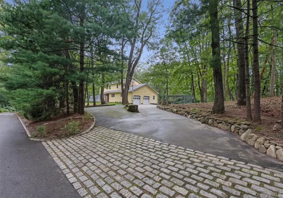614 Twin Hills Court, Huntington, NY, 4 Bedrooms Bedrooms, 10 Rooms Rooms,3 BathroomsBathrooms,Residential,For Rent,Twin Hills,0,1052297 614 Twin Hills Court, Huntington, NY, 4 Bedrooms Bedrooms, 10 Rooms Rooms,3 BathroomsBathrooms,Residential,For Rent,Twin Hills,0,1052297