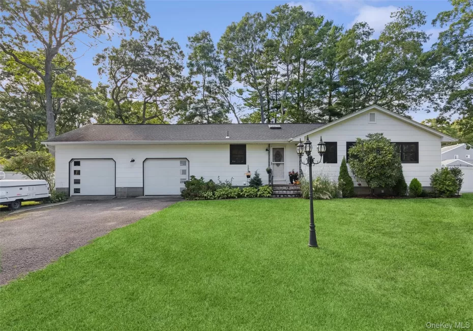 38 Heston Road, Brookhaven, NY, 2 Bedrooms Bedrooms, 5 Rooms Rooms,3 BathroomsBathrooms,Residential,For Rent,Heston,0,1053750 38 Heston Road, Brookhaven, NY, 2 Bedrooms Bedrooms, 5 Rooms Rooms,3 BathroomsBathrooms,Residential,For Rent,Heston,0,1053750