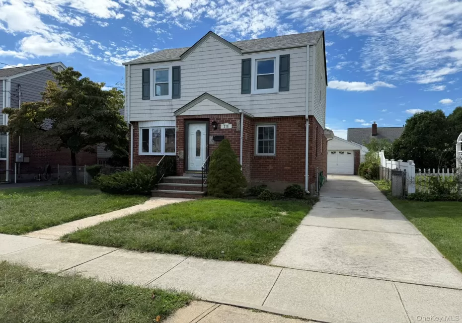 375 Latham Road, North Hempstead, NY, 3 Bedrooms Bedrooms, 6 Rooms Rooms,2 BathroomsBathrooms,Residential,For Rent,Latham,0,1054055 375 Latham Road, North Hempstead, NY, 3 Bedrooms Bedrooms, 6 Rooms Rooms,2 BathroomsBathrooms,Residential,For Rent,Latham,0,1054055