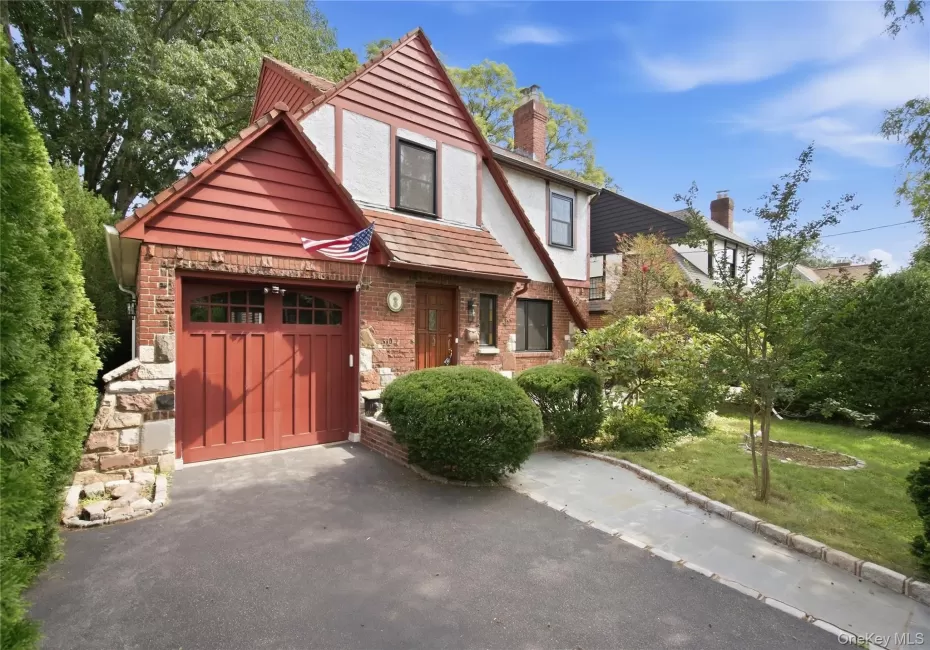 304 Kilburn Road, Hempstead, NY, 3 Bedrooms Bedrooms, 6 Rooms Rooms,2 BathroomsBathrooms,Residential,For Rent,Kilburn,0,1053118 304 Kilburn Road, Hempstead, NY, 3 Bedrooms Bedrooms, 6 Rooms Rooms,2 BathroomsBathrooms,Residential,For Rent,Kilburn,0,1053118