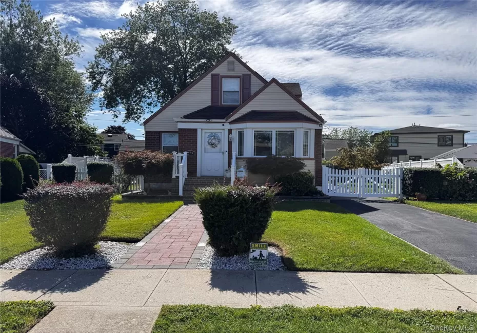 279 King Street, Hempstead, NY, 2 Bedrooms Bedrooms, 5 Rooms Rooms,1 BathroomBathrooms,Residential,For Rent,King,0,1053832 279 King Street, Hempstead, NY, 2 Bedrooms Bedrooms, 5 Rooms Rooms,1 BathroomBathrooms,Residential,For Rent,King,0,1053832