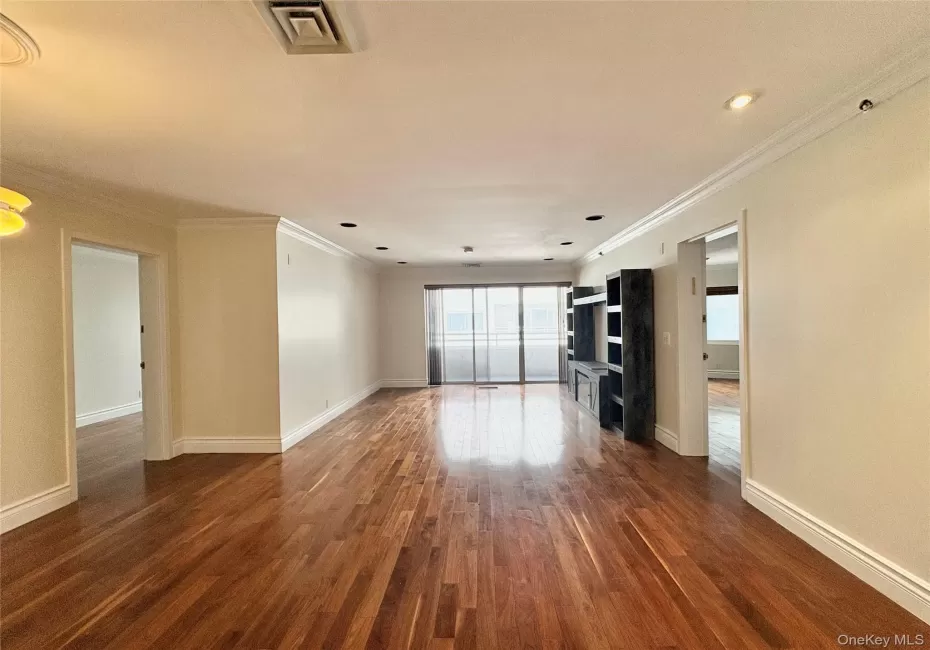100 Cuttermill Road, North Hempstead, NY, 2 Bedrooms Bedrooms, 5 Rooms Rooms,2 BathroomsBathrooms,Residential Lease,For Rent,Cuttermill,0,1053699 100 Cuttermill Road, North Hempstead, NY, 2 Bedrooms Bedrooms, 5 Rooms Rooms,2 BathroomsBathrooms,Residential Lease,For Rent,Cuttermill,0,1053699