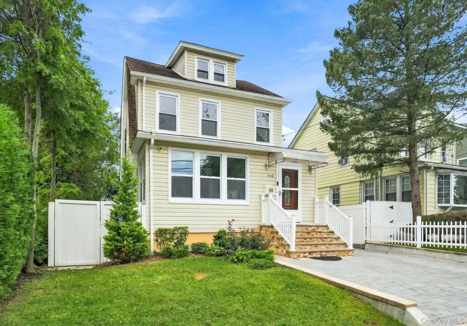 258 Liberty Avenue, Hempstead, NY, 4 Bedrooms Bedrooms, 7 Rooms Rooms,1 BathroomBathrooms,Residential,For Rent,Liberty,0,1054123 258 Liberty Avenue, Hempstead, NY, 4 Bedrooms Bedrooms, 7 Rooms Rooms,1 BathroomBathrooms,Residential,For Rent,Liberty,0,1054123