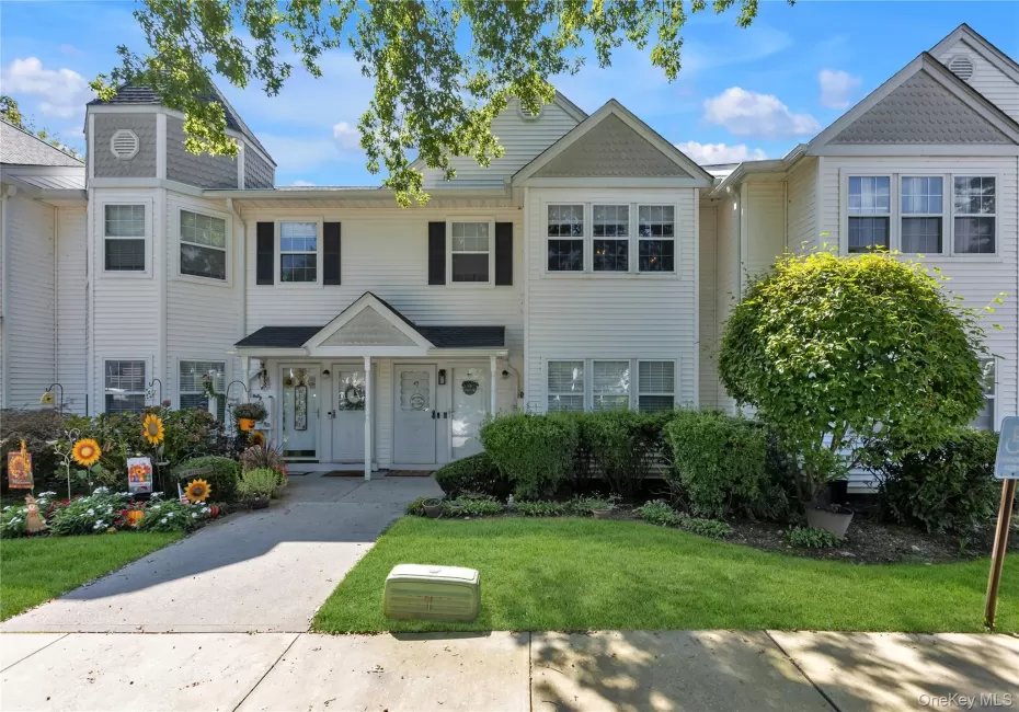 45 Country View Lane, Brookhaven, NY, 2 Bedrooms Bedrooms, 5 Rooms Rooms,1 BathroomBathrooms,Residential,For Rent,Country View,0,1054117 45 Country View Lane, Brookhaven, NY, 2 Bedrooms Bedrooms, 5 Rooms Rooms,1 BathroomBathrooms,Residential,For Rent,Country View,0,1054117