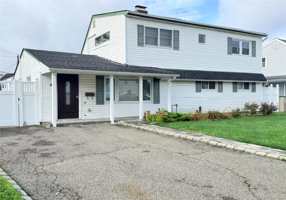 4 Carriage Ln, Hempstead, NY, 4 Bedrooms Bedrooms, 8 Rooms Rooms,2 BathroomsBathrooms,Residential Lease,For Rent,Ln,0,1054258 4 Carriage Ln, Hempstead, NY, 4 Bedrooms Bedrooms, 8 Rooms Rooms,2 BathroomsBathrooms,Residential Lease,For Rent,Ln,0,1054258