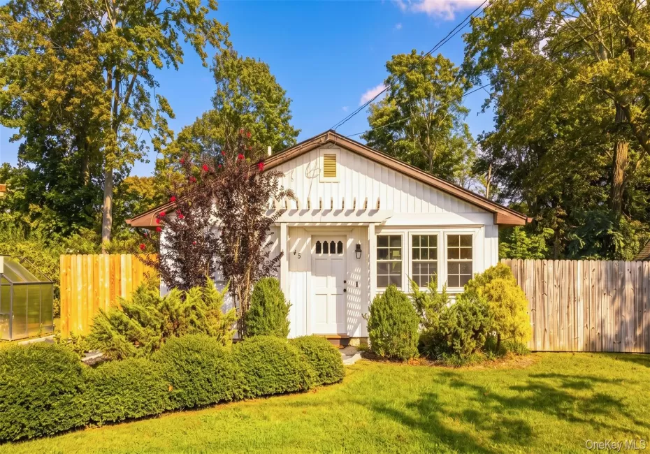 45 Fuoco Road, Brookhaven, NY, 3 Bedrooms Bedrooms, 6 Rooms Rooms,1 BathroomBathrooms,Residential,For Rent,Fuoco,0,1054214 45 Fuoco Road, Brookhaven, NY, 3 Bedrooms Bedrooms, 6 Rooms Rooms,1 BathroomBathrooms,Residential,For Rent,Fuoco,0,1054214