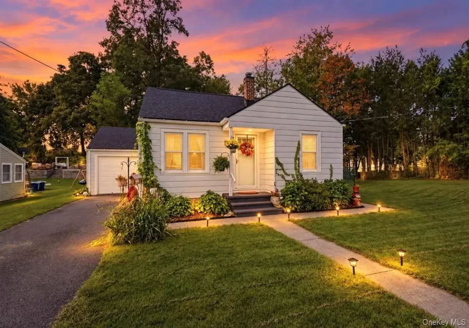 25 Hayes Street, Kingston, NY, 2 Bedrooms Bedrooms, 4 Rooms Rooms,1 BathroomBathrooms,Residential,For Rent,Hayes,0,1053939 25 Hayes Street, Kingston, NY, 2 Bedrooms Bedrooms, 4 Rooms Rooms,1 BathroomBathrooms,Residential,For Rent,Hayes,0,1053939