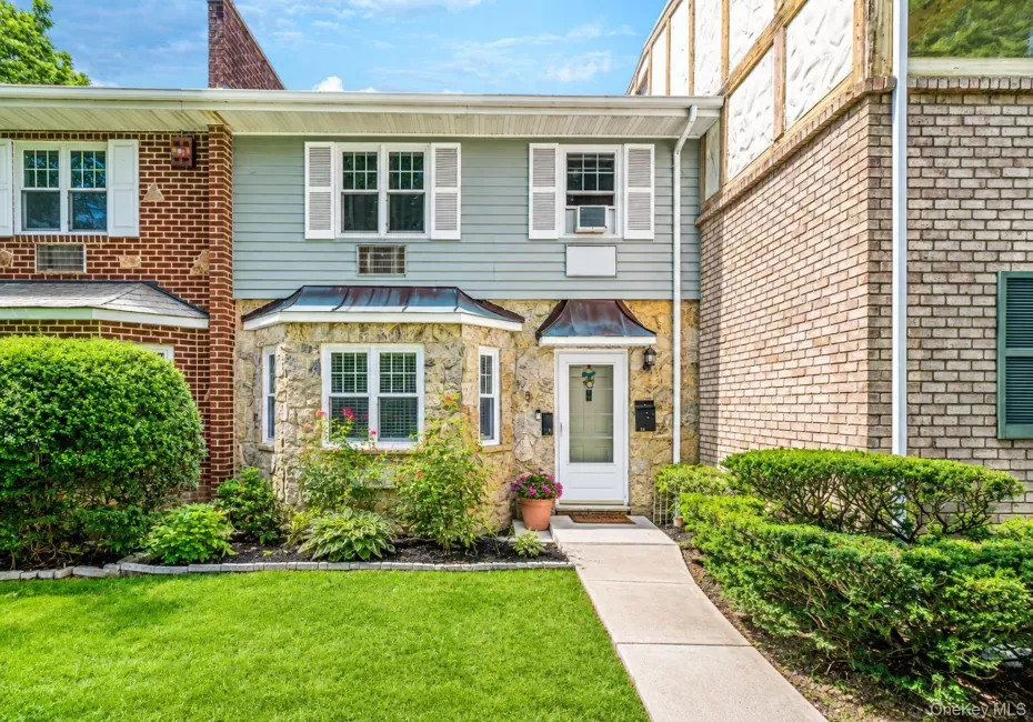 11 Glen Hollow Drive, Brookhaven, NY, 3 Bedrooms Bedrooms, 7 Rooms Rooms,2 BathroomsBathrooms,Residential,For Rent,Glen Hollow,0,1048070 11 Glen Hollow Drive, Brookhaven, NY, 3 Bedrooms Bedrooms, 7 Rooms Rooms,2 BathroomsBathrooms,Residential,For Rent,Glen Hollow,0,1048070