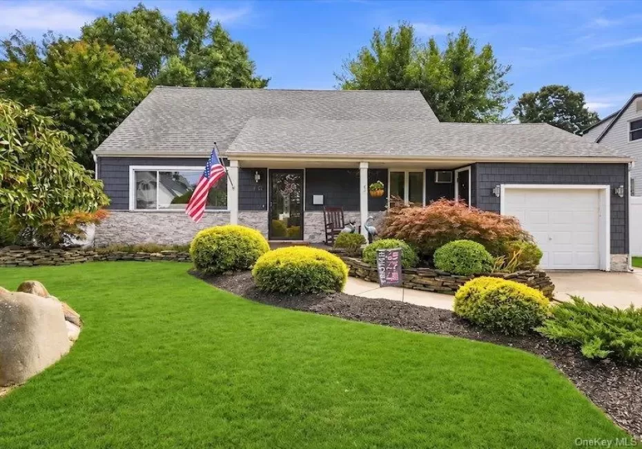 40 Greenwood Drive, Babylon, NY, 4 Bedrooms Bedrooms, 7 Rooms Rooms,2 BathroomsBathrooms,Residential,For Rent,Greenwood,0,1049310 40 Greenwood Drive, Babylon, NY, 4 Bedrooms Bedrooms, 7 Rooms Rooms,2 BathroomsBathrooms,Residential,For Rent,Greenwood,0,1049310