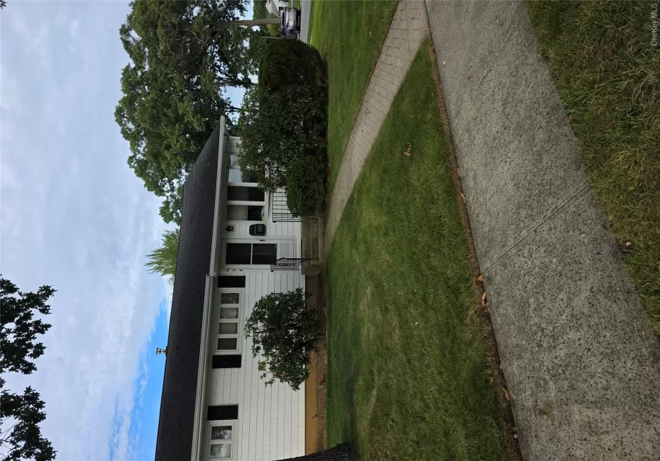 654 Carlyle Avenue, Hempstead, NY, 3 Bedrooms Bedrooms, 5 Rooms Rooms,1 BathroomBathrooms,Residential,For Rent,Carlyle,0,1042714 654 Carlyle Avenue, Hempstead, NY, 3 Bedrooms Bedrooms, 5 Rooms Rooms,1 BathroomBathrooms,Residential,For Rent,Carlyle,0,1042714