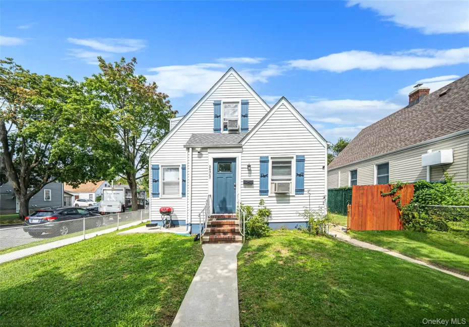 26903 Union Turnpike, New York, NY, 4 Bedrooms Bedrooms, 5 Rooms Rooms,3 BathroomsBathrooms,Residential,For Rent,Union,0,1051556 26903 Union Turnpike, New York, NY, 4 Bedrooms Bedrooms, 5 Rooms Rooms,3 BathroomsBathrooms,Residential,For Rent,Union,0,1051556