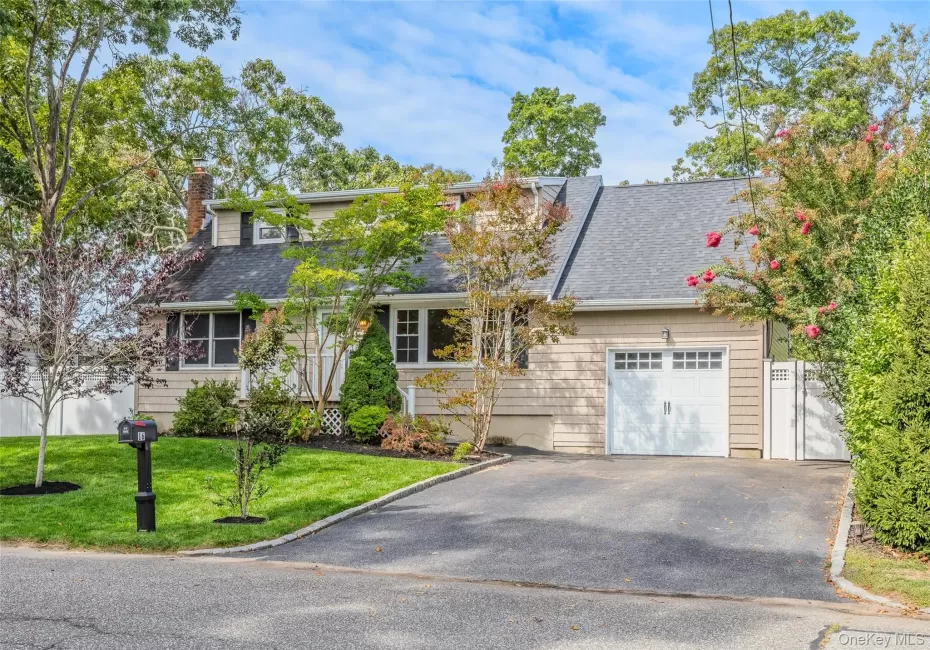 16 Hewitt Boulevard, Brookhaven, NY, 4 Bedrooms Bedrooms, 8 Rooms Rooms,3 BathroomsBathrooms,Residential,For Rent,Hewitt,0,1036152 16 Hewitt Boulevard, Brookhaven, NY, 4 Bedrooms Bedrooms, 8 Rooms Rooms,3 BathroomsBathrooms,Residential,For Rent,Hewitt,0,1036152