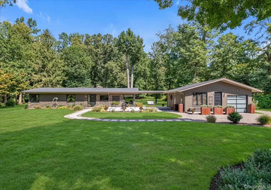 8 Meadow Lane, Huntington, NY, 3 Bedrooms Bedrooms, 7 Rooms Rooms,3 BathroomsBathrooms,Residential,For Rent,Meadow,0,1051505 8 Meadow Lane, Huntington, NY, 3 Bedrooms Bedrooms, 7 Rooms Rooms,3 BathroomsBathrooms,Residential,For Rent,Meadow,0,1051505