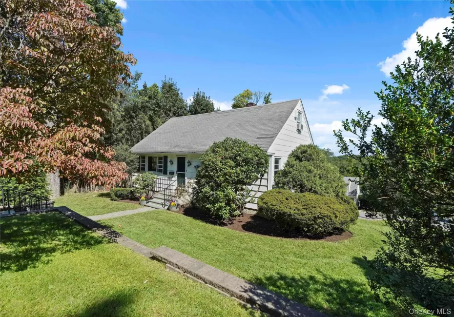 11 Riverview Avenue, Greenburgh, NY, 4 Bedrooms Bedrooms, 7 Rooms Rooms,2 BathroomsBathrooms,Residential,For Rent,Riverview,0,1040183 11 Riverview Avenue, Greenburgh, NY, 4 Bedrooms Bedrooms, 7 Rooms Rooms,2 BathroomsBathrooms,Residential,For Rent,Riverview,0,1040183