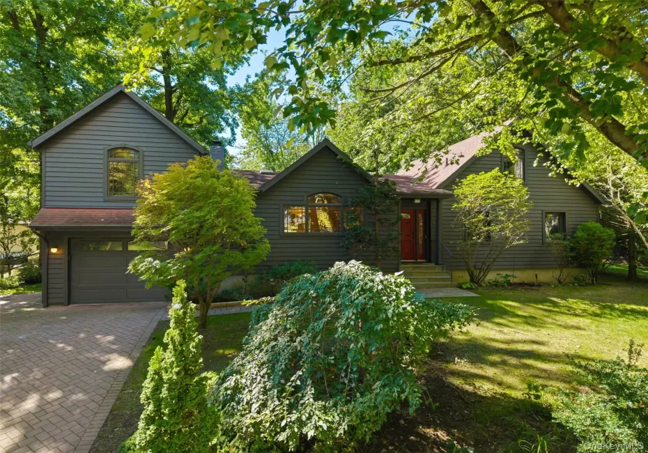 61 Stony Run, New Rochelle, NY, 5 Bedrooms Bedrooms, 9 Rooms Rooms,3 BathroomsBathrooms,Residential,For Rent,Stony,0,1047016 61 Stony Run, New Rochelle, NY, 5 Bedrooms Bedrooms, 9 Rooms Rooms,3 BathroomsBathrooms,Residential,For Rent,Stony,0,1047016