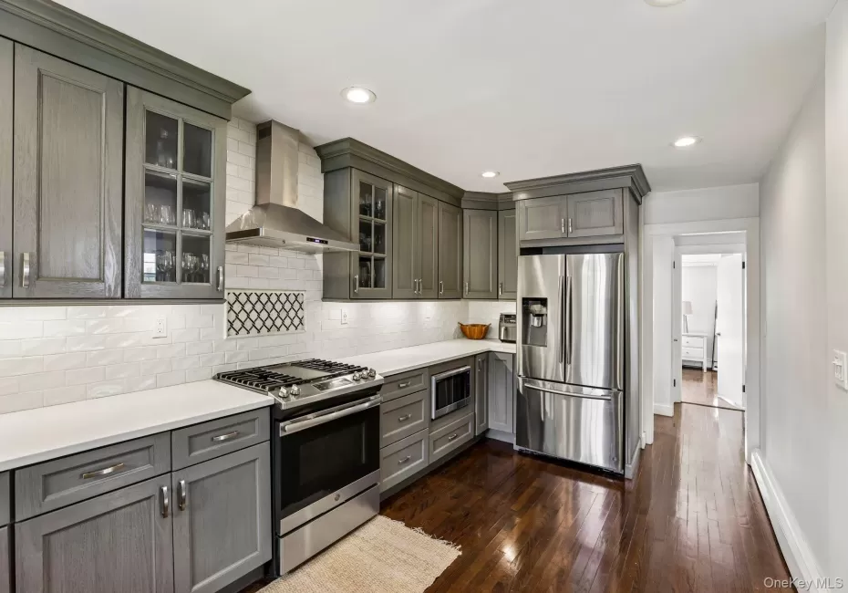 76 Highfield Avenue, North Hempstead, NY, 4 Bedrooms Bedrooms, 6 Rooms Rooms,2 BathroomsBathrooms,Residential,For Rent,Highfield,0,1054582 76 Highfield Avenue, North Hempstead, NY, 4 Bedrooms Bedrooms, 6 Rooms Rooms,2 BathroomsBathrooms,Residential,For Rent,Highfield,0,1054582