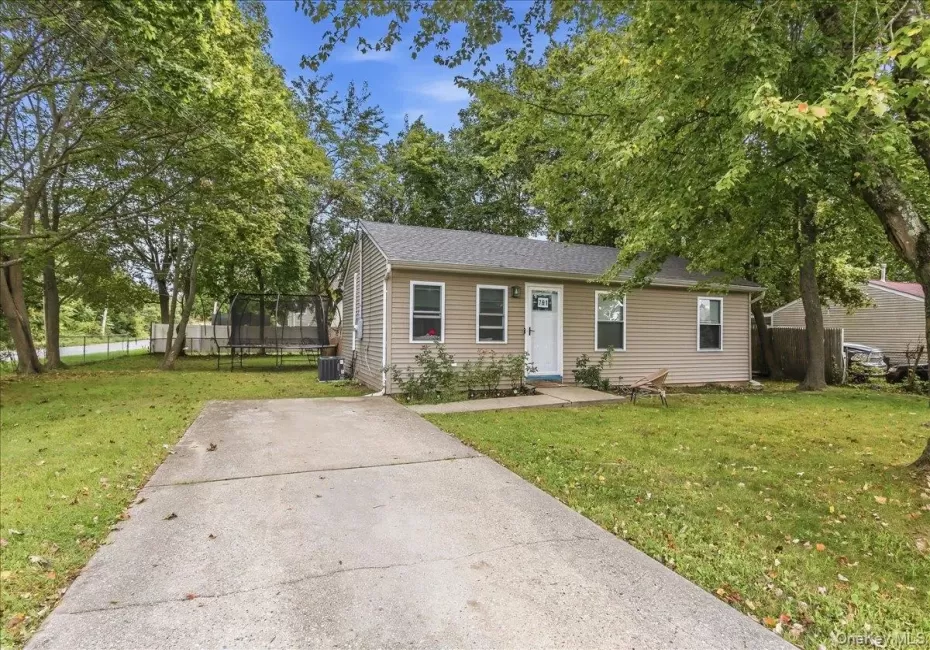761 Provost Avenue, Brookhaven, NY, 3 Bedrooms Bedrooms, 5 Rooms Rooms,1 BathroomBathrooms,Residential,For Rent,Provost,0,1054306 761 Provost Avenue, Brookhaven, NY, 3 Bedrooms Bedrooms, 5 Rooms Rooms,1 BathroomBathrooms,Residential,For Rent,Provost,0,1054306
