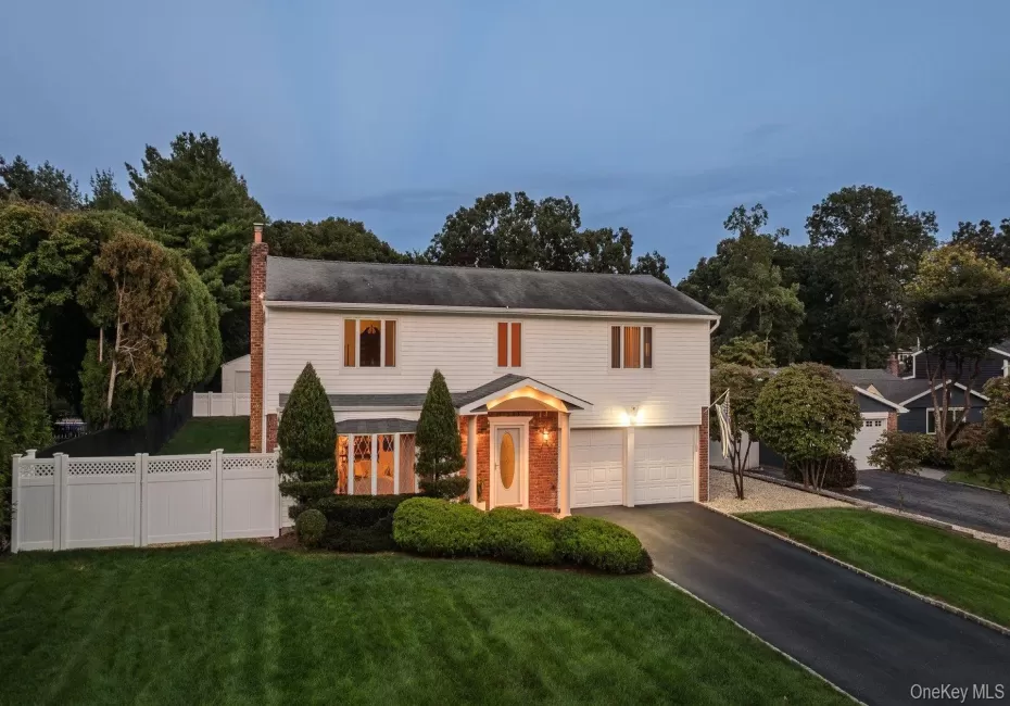 123 Old Post Drive, Islip, NY, 4 Bedrooms Bedrooms, 10 Rooms Rooms,2 BathroomsBathrooms,Residential,For Rent,Old Post,0,1053764 123 Old Post Drive, Islip, NY, 4 Bedrooms Bedrooms, 10 Rooms Rooms,2 BathroomsBathrooms,Residential,For Rent,Old Post,0,1053764
