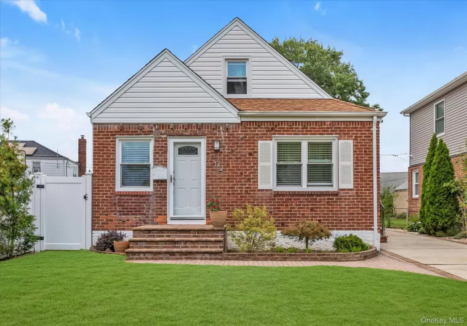 12 Kingston Street, Hempstead, NY, 3 Bedrooms Bedrooms, 6 Rooms Rooms,1 BathroomBathrooms,Residential,For Rent,Kingston,0,1053164 12 Kingston Street, Hempstead, NY, 3 Bedrooms Bedrooms, 6 Rooms Rooms,1 BathroomBathrooms,Residential,For Rent,Kingston,0,1053164