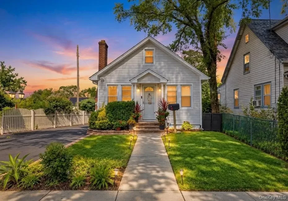 2930 Stevens Street, Hempstead, NY, 1 Bedroom Bedrooms, 4 Rooms Rooms,1 BathroomBathrooms,Residential,For Rent,Stevens,0,1054552 2930 Stevens Street, Hempstead, NY, 1 Bedroom Bedrooms, 4 Rooms Rooms,1 BathroomBathrooms,Residential,For Rent,Stevens,0,1054552