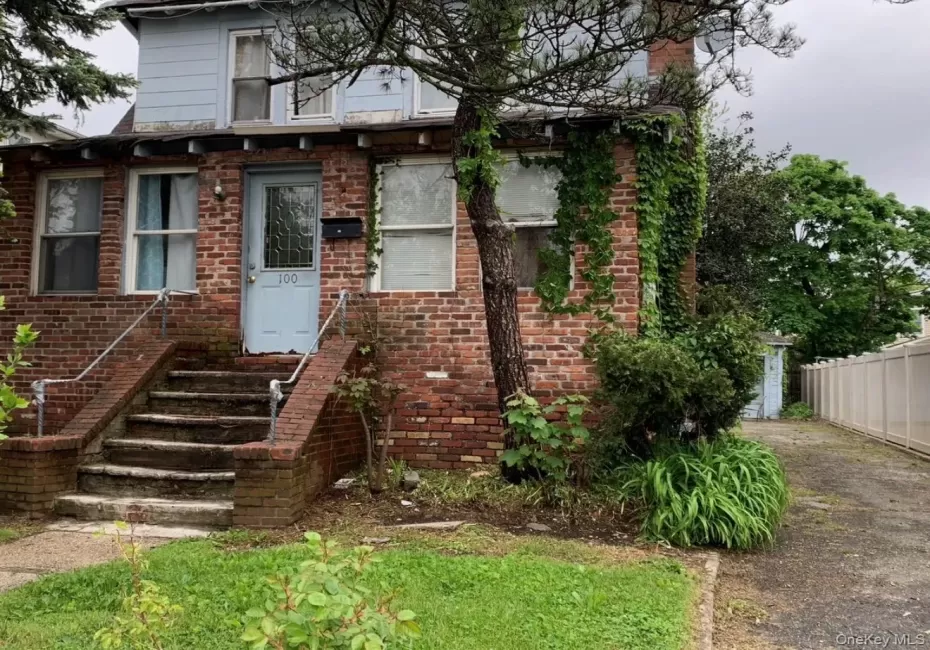 100 Franklin Street, Hempstead, NY, 4 Bedrooms Bedrooms, 6 Rooms Rooms,2 BathroomsBathrooms,Residential,For Rent,Franklin,0,1054623 100 Franklin Street, Hempstead, NY, 4 Bedrooms Bedrooms, 6 Rooms Rooms,2 BathroomsBathrooms,Residential,For Rent,Franklin,0,1054623