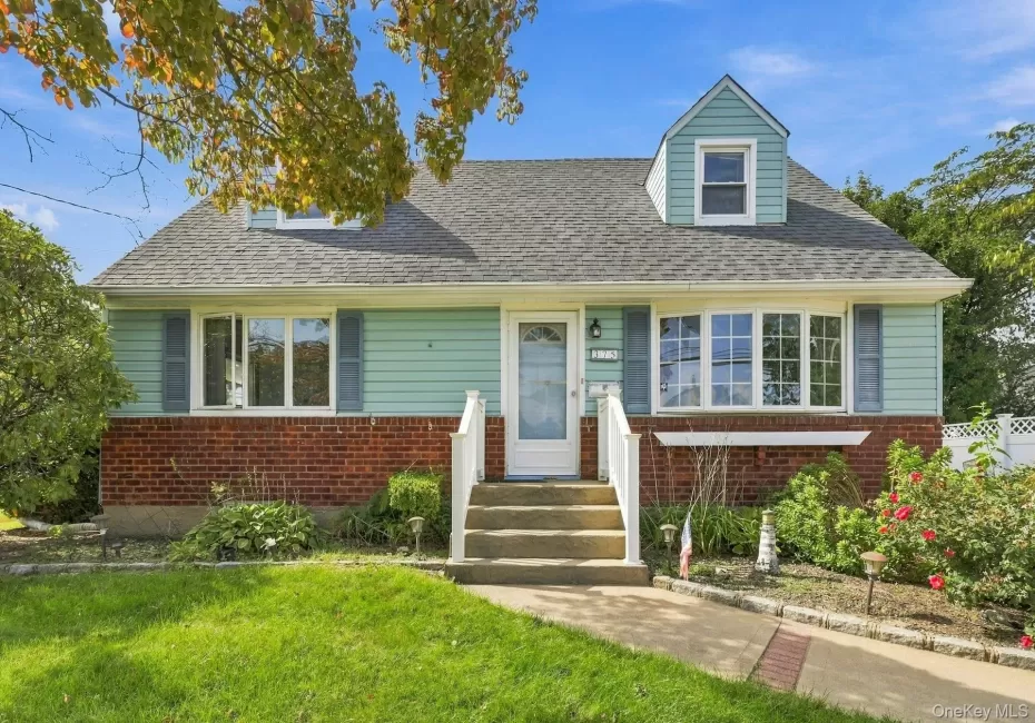 375 Catskill Avenue, Babylon, NY, 4 Bedrooms Bedrooms, 9 Rooms Rooms,2 BathroomsBathrooms,Residential,For Rent,Catskill,0,1053519 375 Catskill Avenue, Babylon, NY, 4 Bedrooms Bedrooms, 9 Rooms Rooms,2 BathroomsBathrooms,Residential,For Rent,Catskill,0,1053519