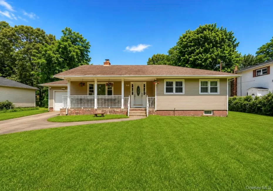 617 Granny, Brookhaven, NY, 3 Bedrooms Bedrooms, 7 Rooms Rooms,2 BathroomsBathrooms,Residential,For Rent,Granny,0,1054687 617 Granny, Brookhaven, NY, 3 Bedrooms Bedrooms, 7 Rooms Rooms,2 BathroomsBathrooms,Residential,For Rent,Granny,0,1054687