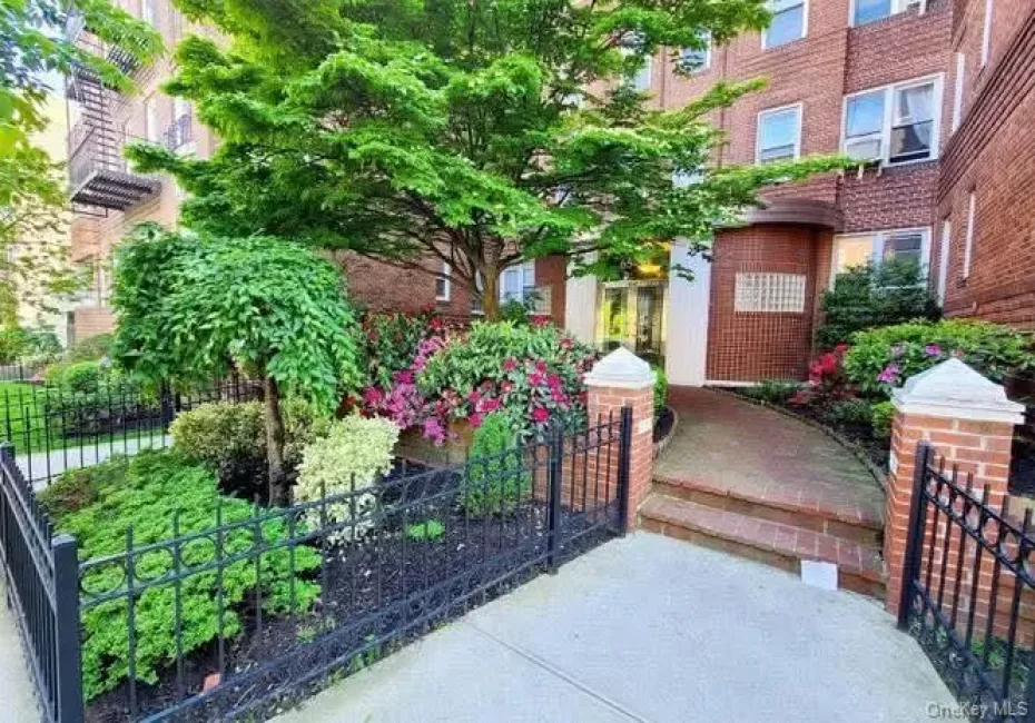 6536 Wetherole Street, New York, NY, 2 Bedrooms Bedrooms, 5 Rooms Rooms,1 BathroomBathrooms,Residential Lease,For Rent,Wetherole,0,1054707 6536 Wetherole Street, New York, NY, 2 Bedrooms Bedrooms, 5 Rooms Rooms,1 BathroomBathrooms,Residential Lease,For Rent,Wetherole,0,1054707