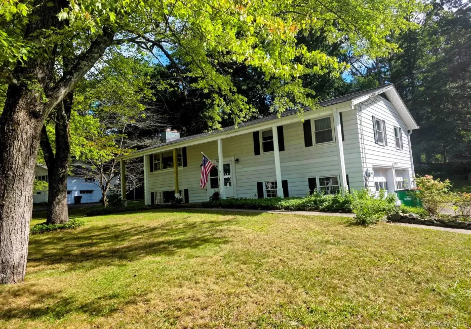 28 Robert Drive, Hyde Park, NY, 4 Bedrooms Bedrooms, 8 Rooms Rooms,2 BathroomsBathrooms,Residential,For Rent,Robert,0,1054727 28 Robert Drive, Hyde Park, NY, 4 Bedrooms Bedrooms, 8 Rooms Rooms,2 BathroomsBathrooms,Residential,For Rent,Robert,0,1054727