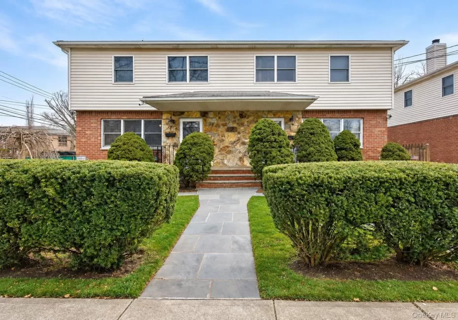 2 Pequot Avenue, North Hempstead, NY, 3 Bedrooms Bedrooms, 6 Rooms Rooms,2 BathroomsBathrooms,Residential Lease,For Rent,Pequot,0,1053676 2 Pequot Avenue, North Hempstead, NY, 3 Bedrooms Bedrooms, 6 Rooms Rooms,2 BathroomsBathrooms,Residential Lease,For Rent,Pequot,0,1053676