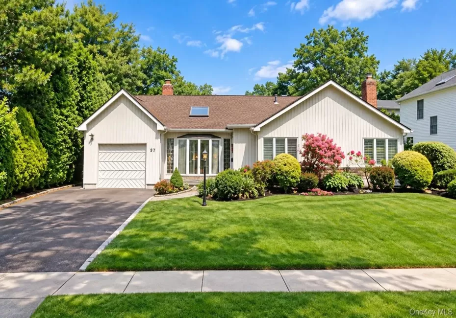 37 Linden Street, Hempstead, NY, 3 Bedrooms Bedrooms, 8 Rooms Rooms,2 BathroomsBathrooms,Residential,For Rent,Linden,0,1054649 37 Linden Street, Hempstead, NY, 3 Bedrooms Bedrooms, 8 Rooms Rooms,2 BathroomsBathrooms,Residential,For Rent,Linden,0,1054649